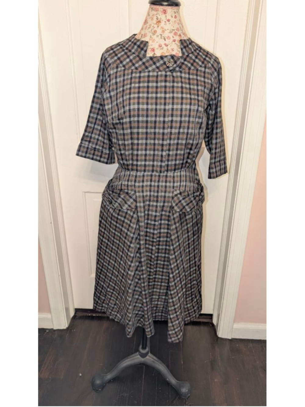 Vintage 1950s darling plaid dress